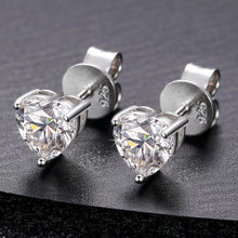 Cargar imagen en el visor de la galería, Aretes Corazón Moissanitas-Plata Ley 925
