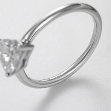 Cargar imagen en el visor de la galería, Anillo Solitario Corazón Moissanitas-Plata Ley 925
